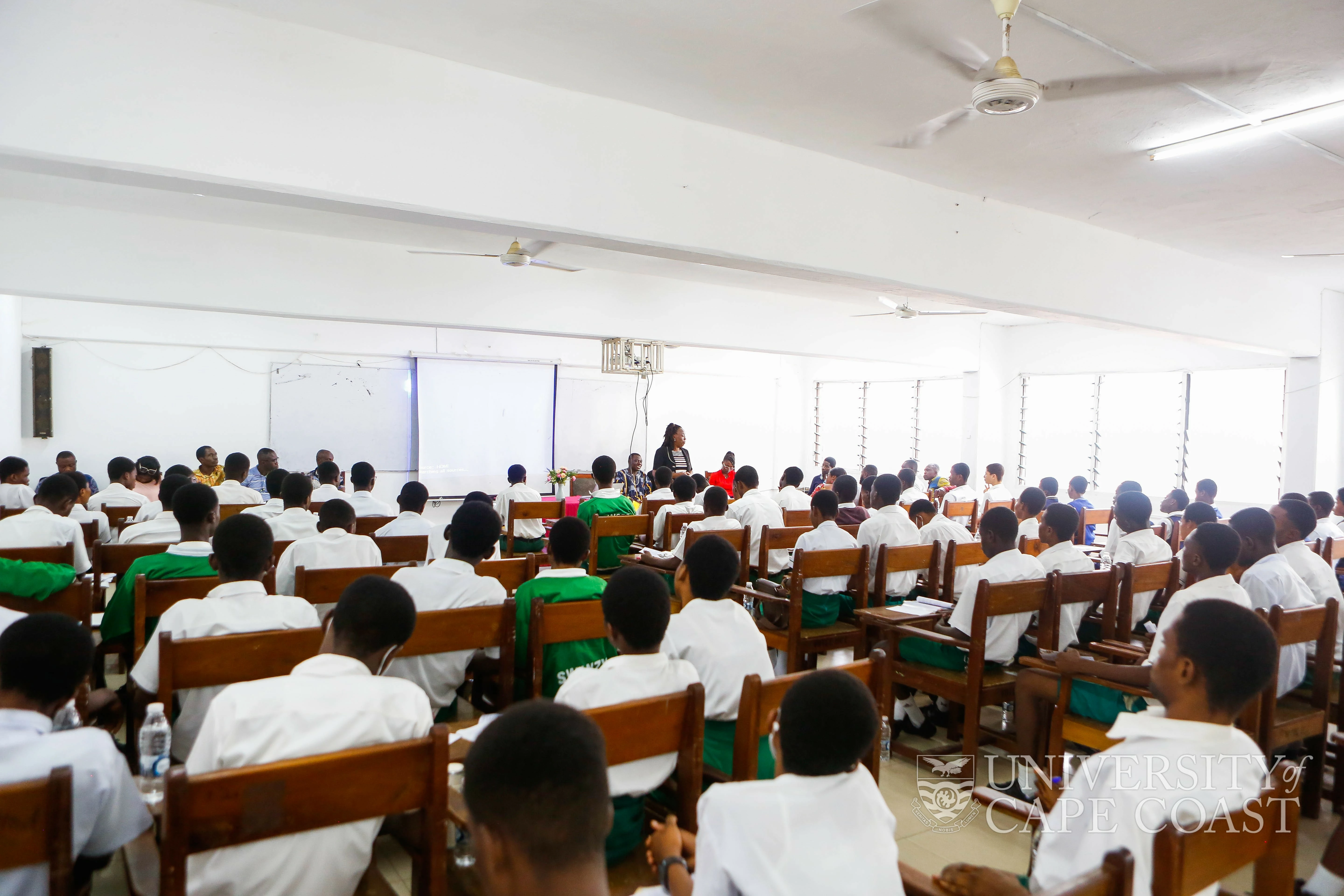 Dept. Of VOTEC Hosts Academic Counseling for High School Students